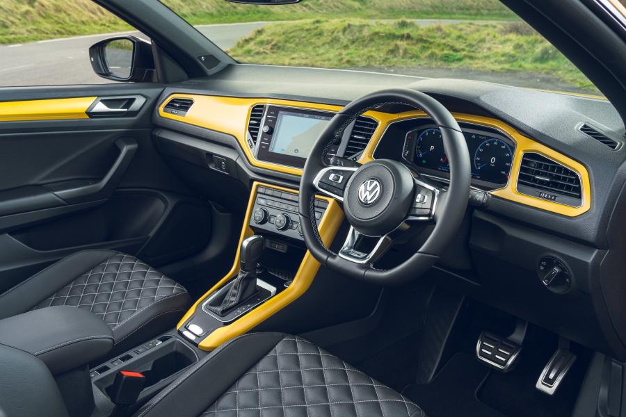 Торпедо Volkswagen T-Roc Cabriolet R-Line 2020 года  (UK) (фото 11 из 40)